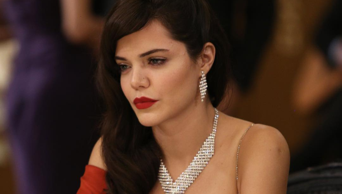 Cuántos años tiene la actriz de la telenovela Tierra Amarga: así se ve en la actualidad.