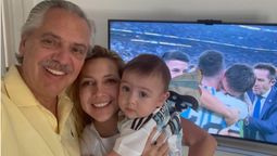 Alberto Fernández y Fabiola Yáñez y el hijo de la pareja, Francisco.