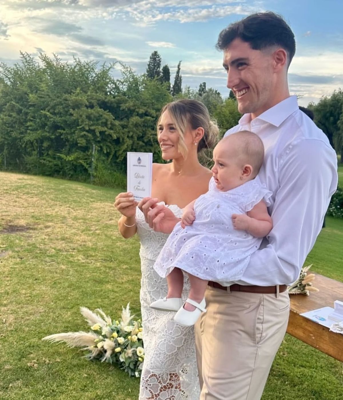 Tomás Marchiori, su esposa Guadalupe Navarro, y su hija Rufina. Tomás Marchiori, su esposa Guadalupe Navarro, y su hija Rufina.