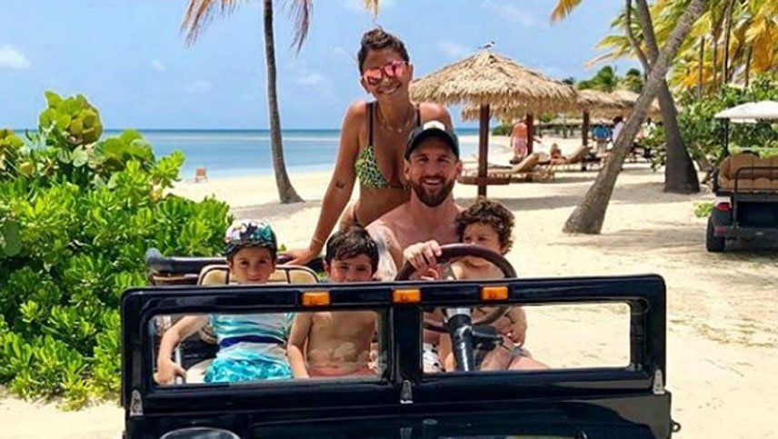 Antonela y Leo Messi, las fotos más románticas de sus vacaciones en familia