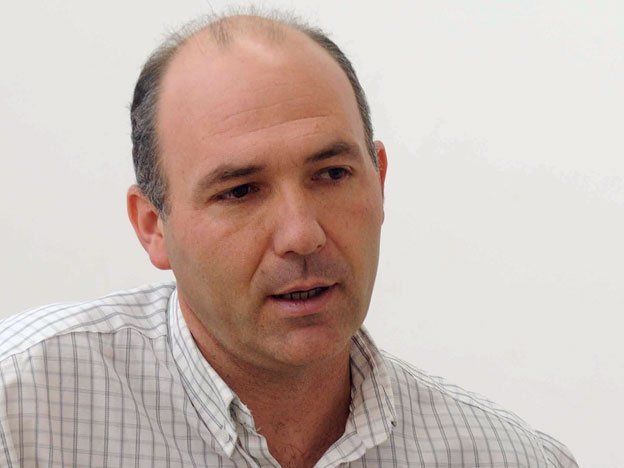Enojado por el ninguneo del PJ, renunció Carmona y trabajará como asesor de Cristina