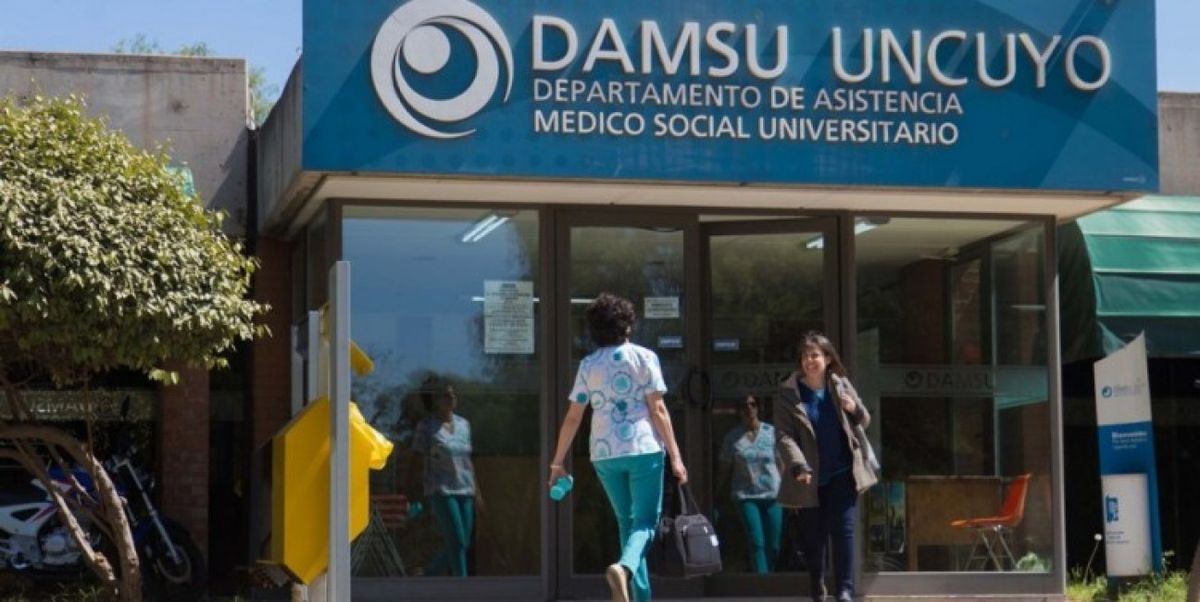 DAMSU son las siglas del Departamento de Asistencia Médico Social Universitario, la obra social de la Universidad Nacional de Cuyo (UNCuyo).