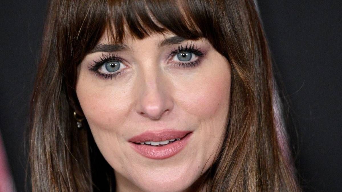 Dakota Johnson brilla en Netflix con Persuación.