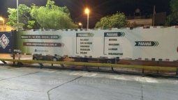 Un cartel en la terminal de Paraná con un cero en ortografía