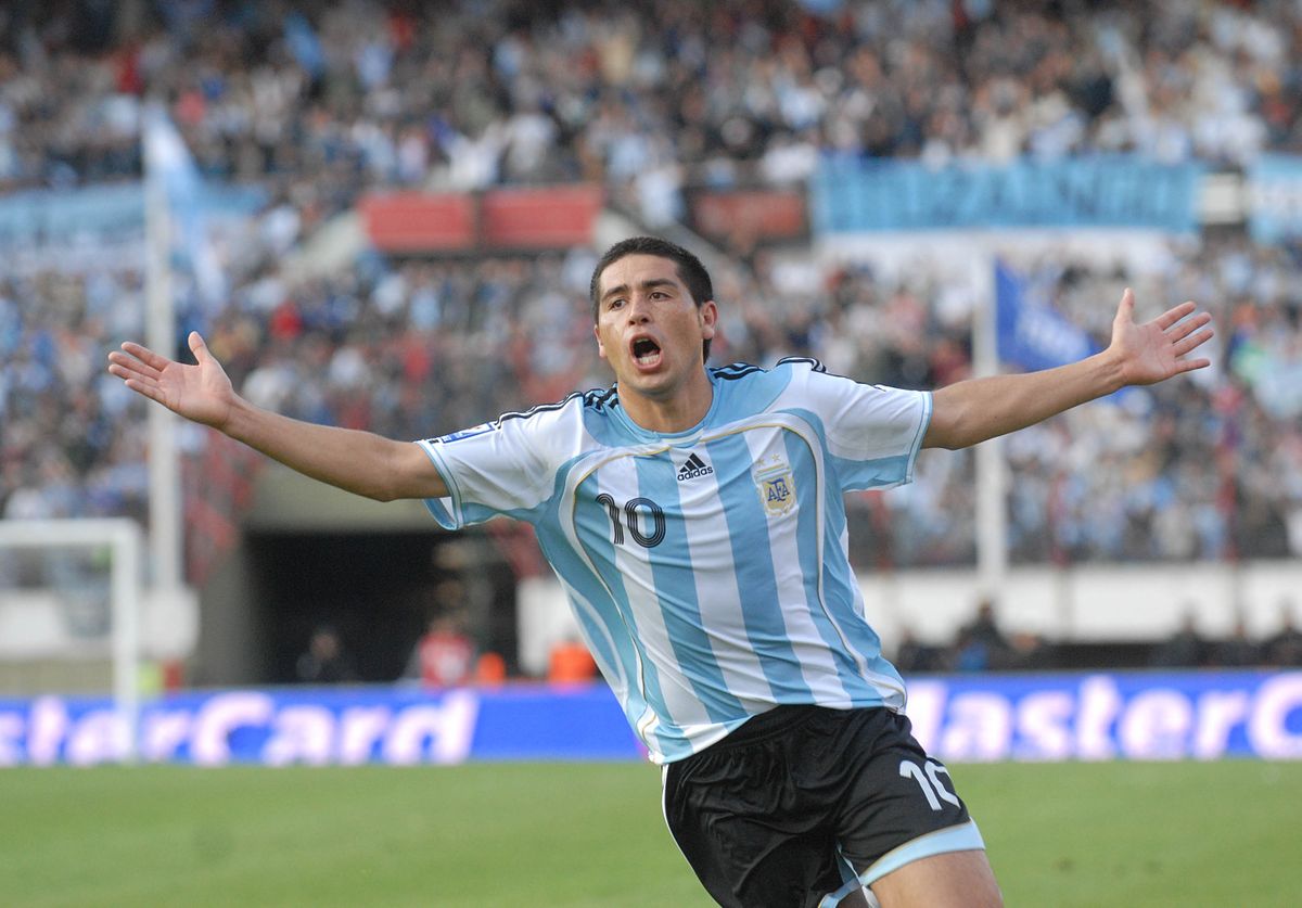 Juan Román Riquelme no fue convocado por Bielsa para el Mundial de Corea - Japón.