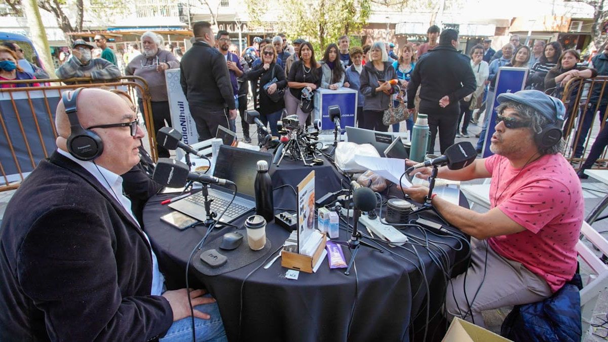 Radio Nihuil festejó sus 66 años desde la Peatonal de la Ciudad de Mendoza