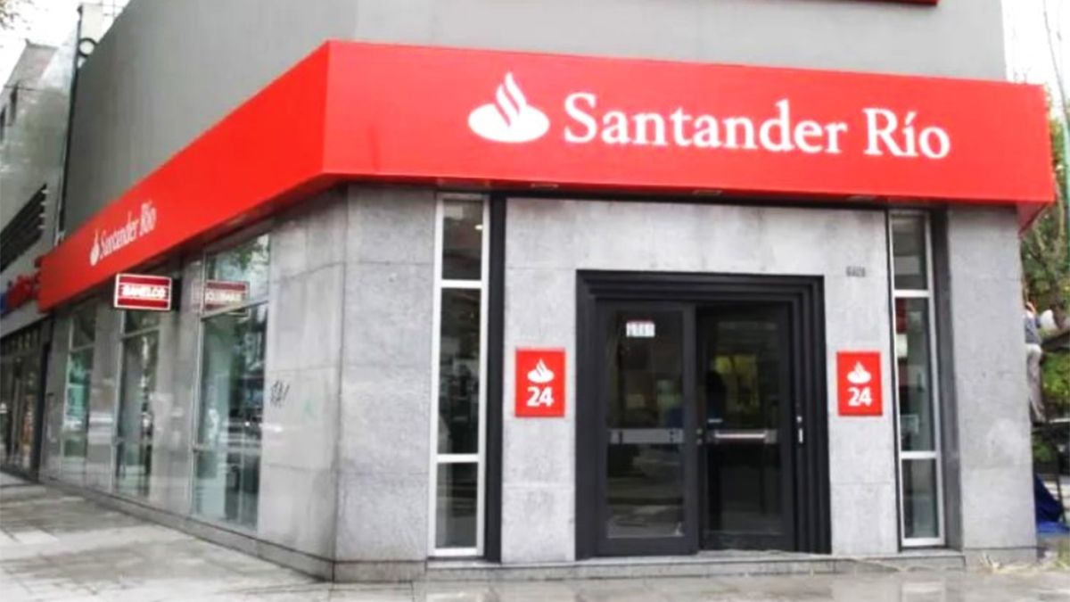 Un empleado del Banco Santader fue despedido por este caso.