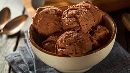 El helado de chocolate keto es un postre rico y saludable para incluir en la dieta.&nbsp;