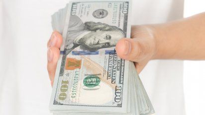 El dólar blue cerró este viernes a $150.
