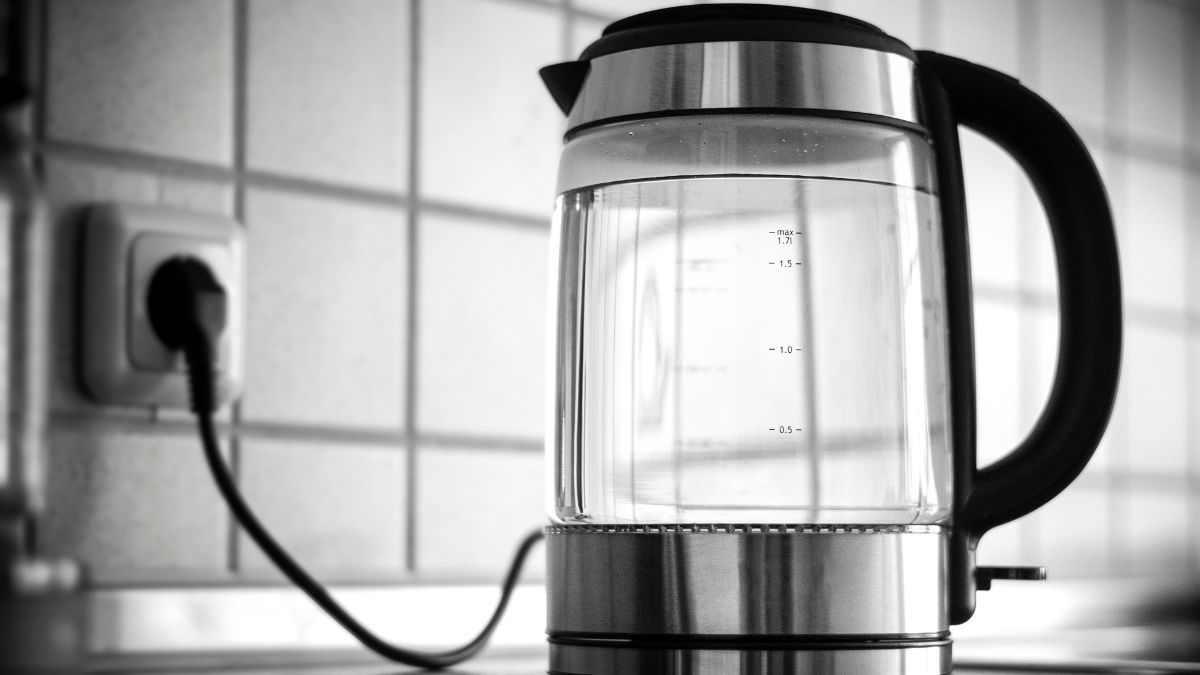 Elimina el sarro y la suciedad de la PAVA ELÉCTRICA en pocos pasos con este sencillo truco casero de LIMPIEZA. Elimina el sarro y la suciedad de la PAVA ELÉCTRICA en pocos pasos con este sencillo truco casero de LIMPIEZA.