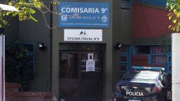 la encerraron en el bano, le robaron $150.000 y uno de los ladrones le pidio disculpas