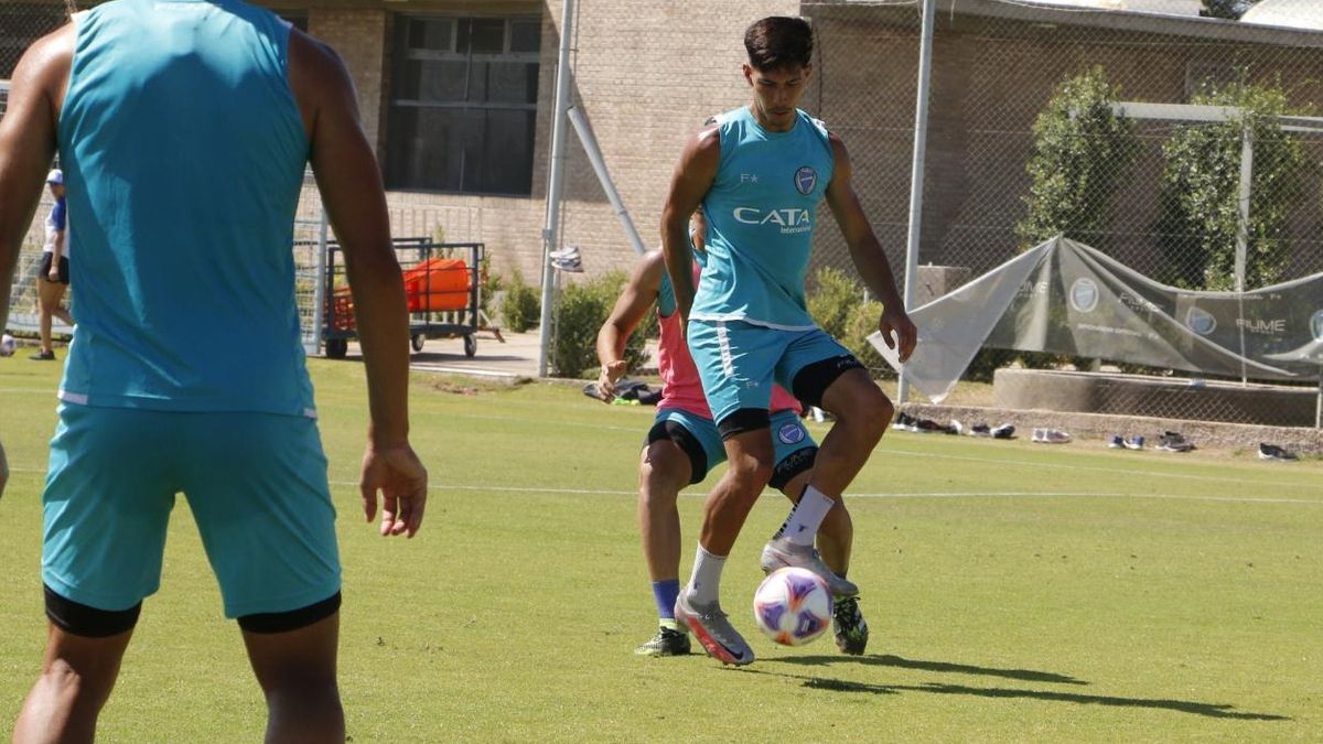 Godoy Cruz sumó minutos de fútbol en su última práctica del año.