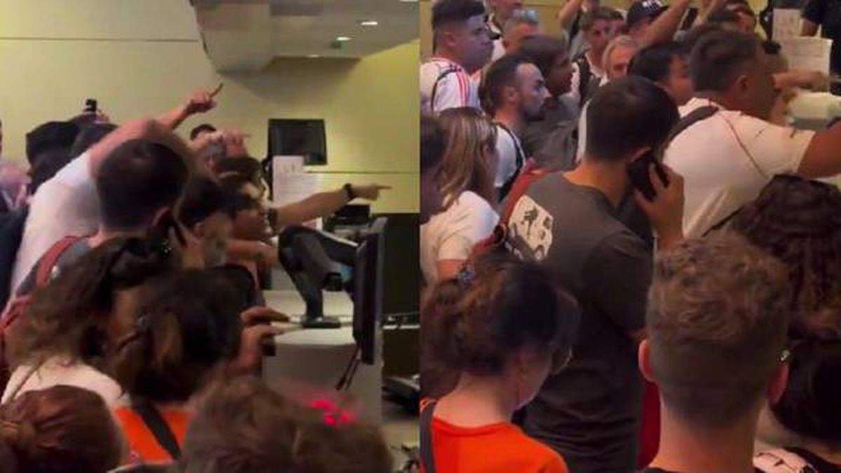 Furia de los hinchos de River Plate en el aeropuerto por no poder viajar. Furia de los hinchos de River Plate en el aeropuerto por no poder viajar.