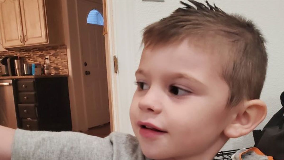 Encontraron muerto a un niño de 4 años en su baúl de juguetes