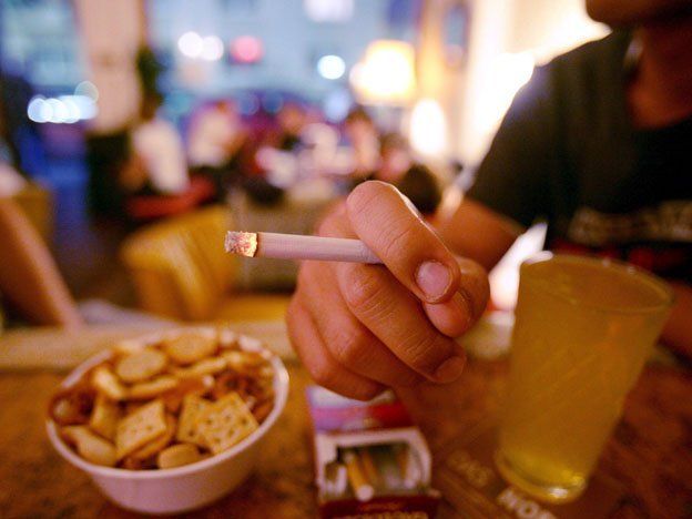 Cuánto gasta por año una persona que fuma un paquete de cigarrillos al día