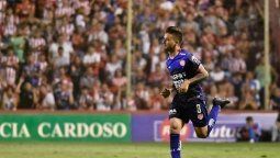 Arriba de la mesa se puso el sentimiento