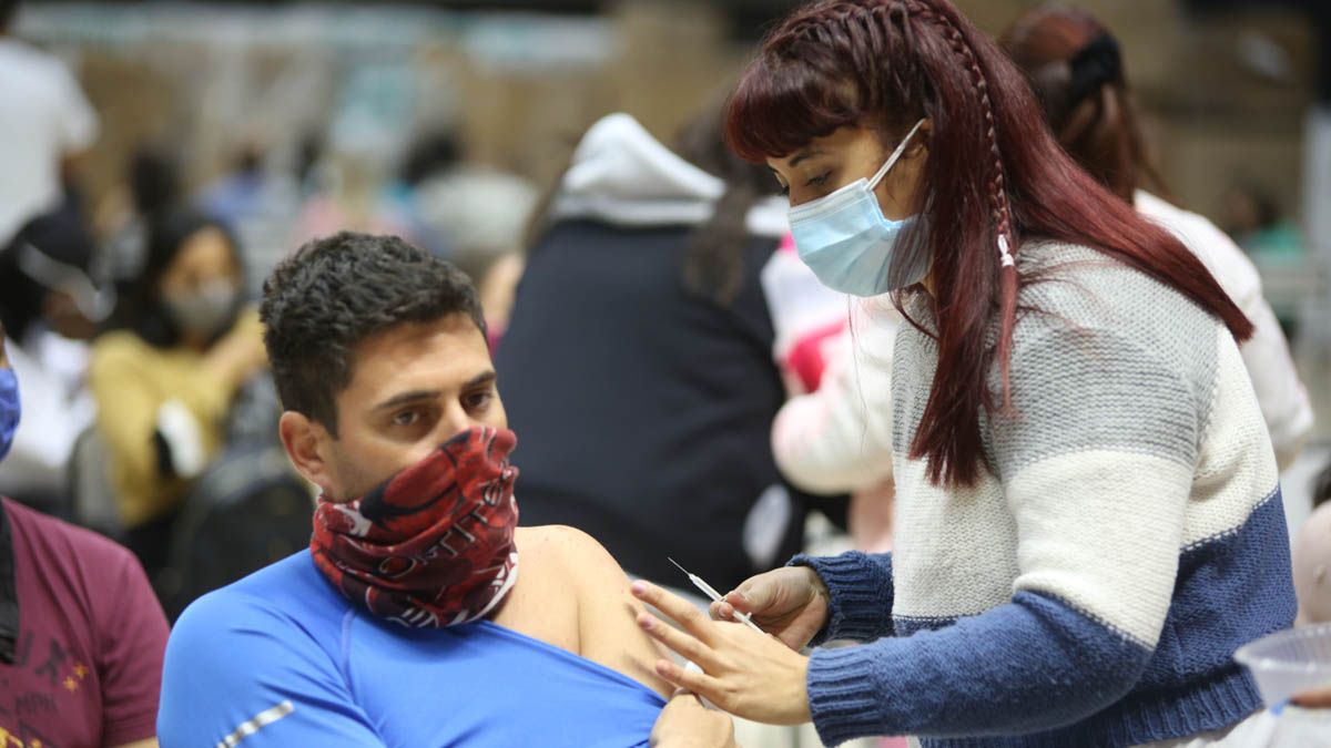 La campa&ntilde;a de vacunaci&oacute;n contra el covid en Argentina es una de las grandes preocupaciones en la Casa Rosada