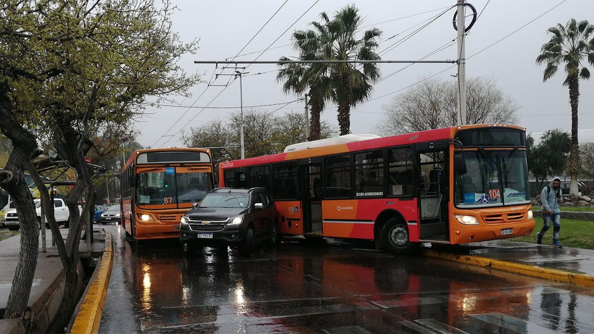 Caos en las calles mendocinas por varios accidentes