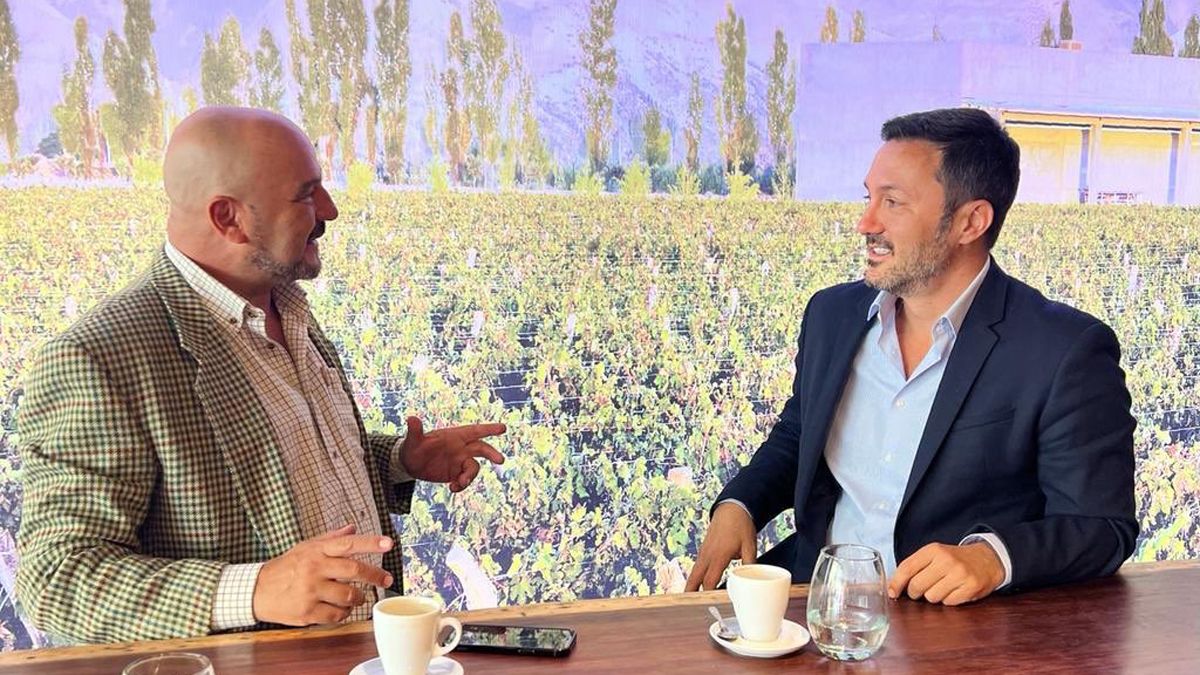 Con Petri. El año pasado, el referente del Mendoexit y trabajador del turismo tuvo varios encuentros con políticos locales.