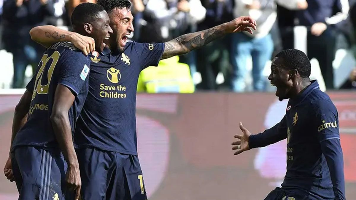 Nico González festeja con Kolo Muani y Timothy Weah uno de los goles de Juventus.