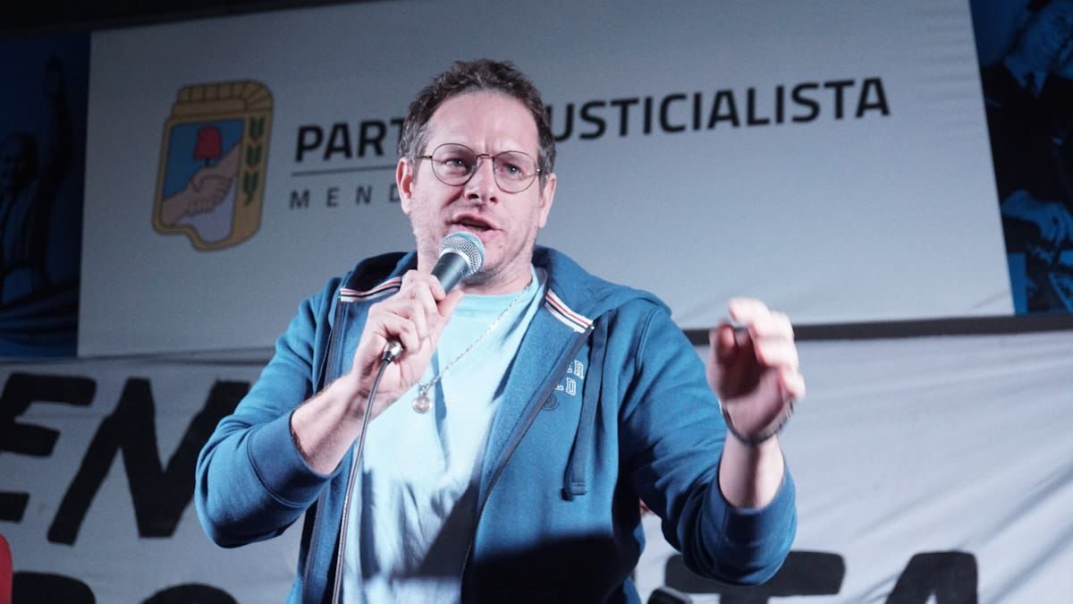 Lucas Ilardo tiene 39 años y es senador provincial.