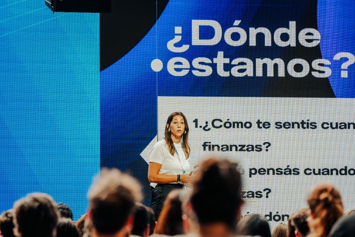 Elena Alonso brindará charlas y talleres sobre cómo tomar mejores decisiones financieras.