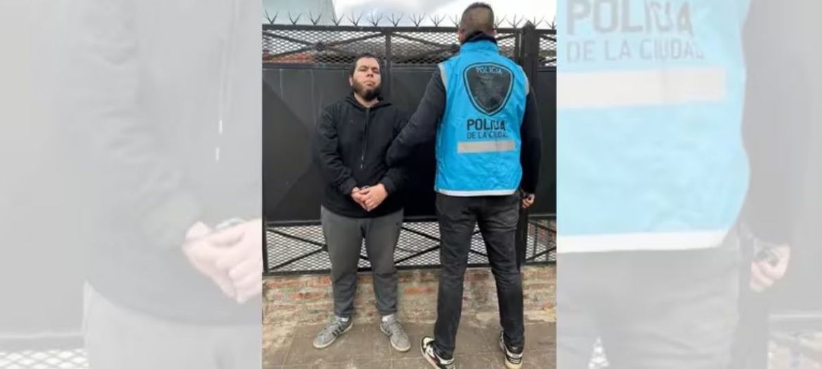 Abel Guzmán, el peluquero que asesinó a su compañero en el local de Recoleta fue detenido en una casa del partido de Moreno Abel Guzmán, el peluquero que asesinó a su compañero en el local de Recoleta fue detenido en una casa del partido de Moreno