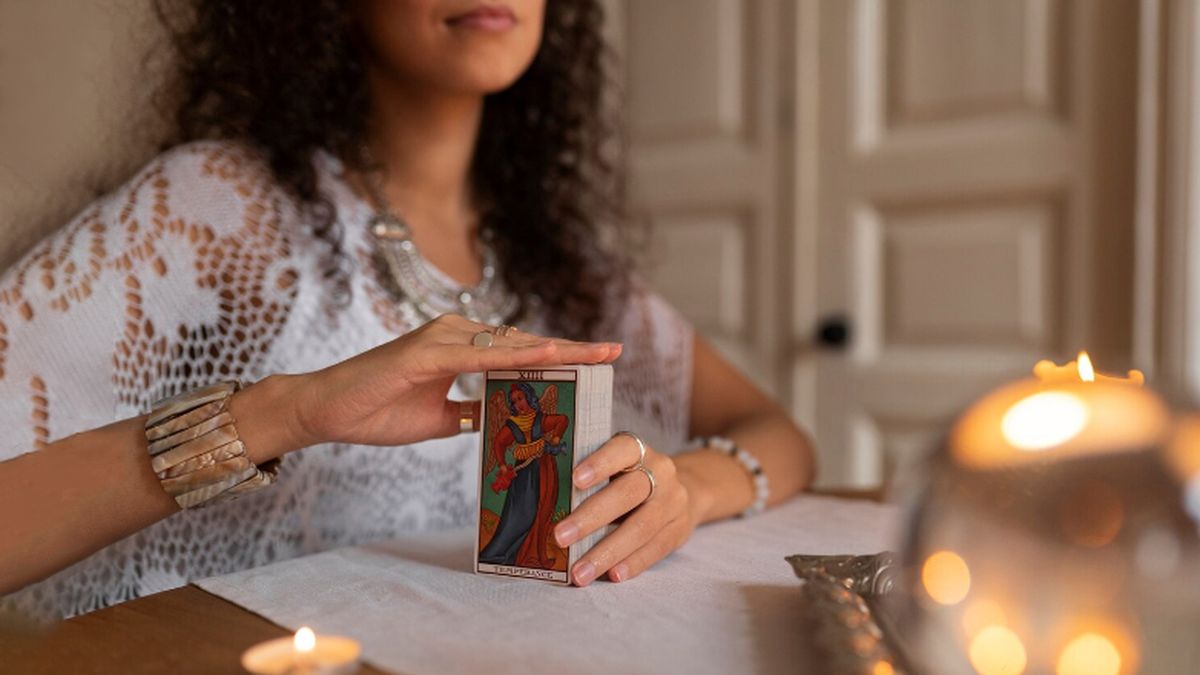 Tarot: descubre tu destino para hoy jueves 17 de octubre de 2024