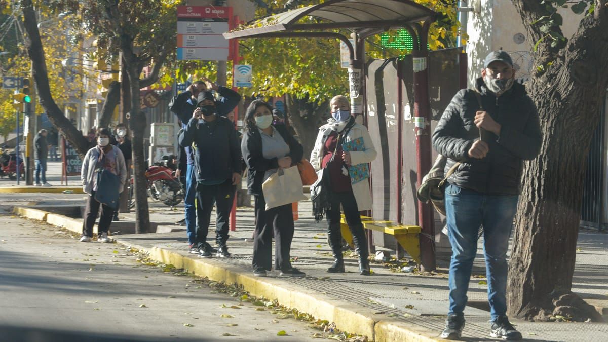 Los micros funcionarán los 9 días como un domingo.
