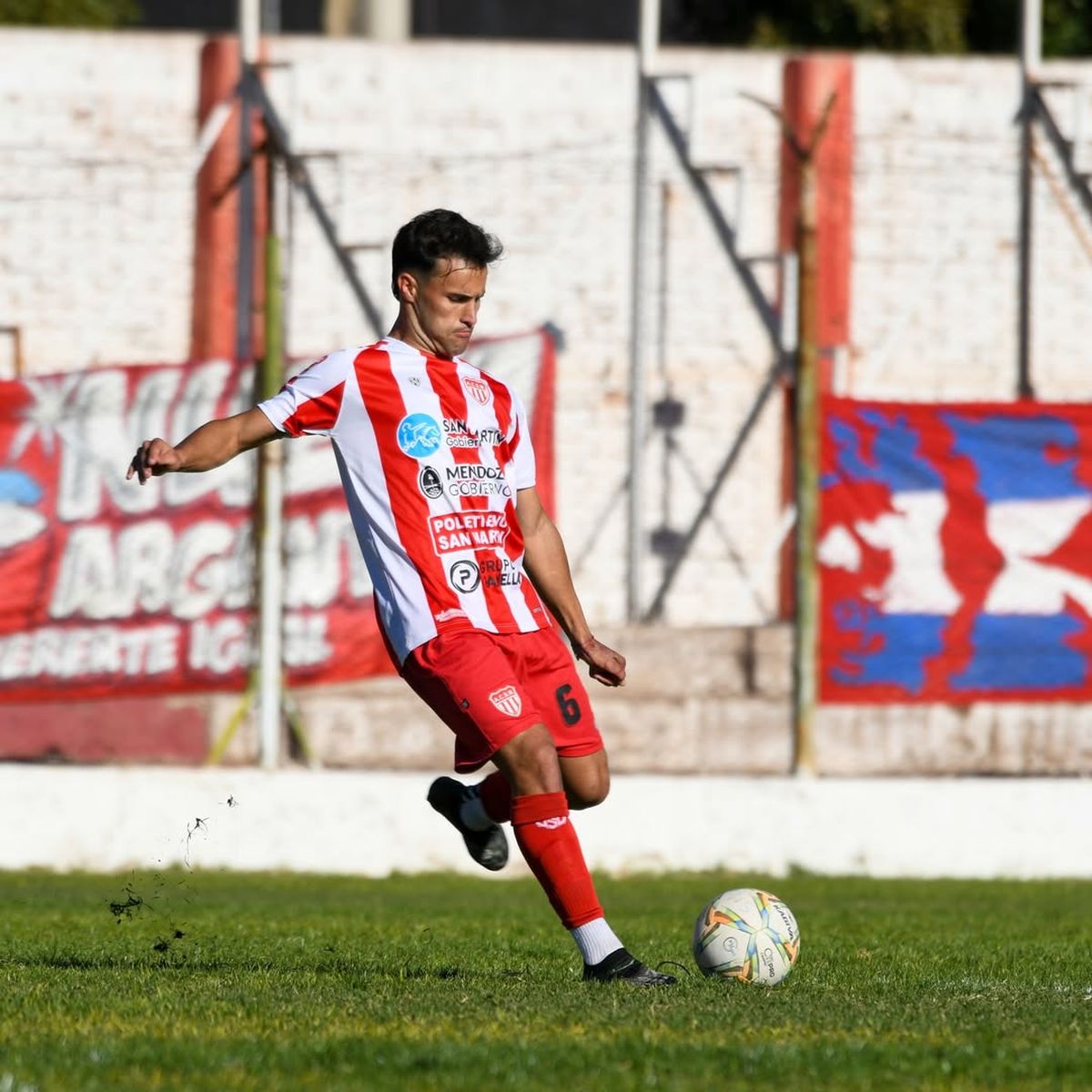 El Chacarero no pasó del empate frente a Costa Brava. El Chacarero no pasó del empate frente a Costa Brava.