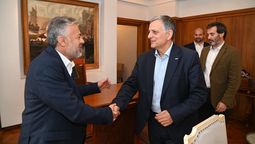 El gobernador Alfredo Cornejo junto a Horacio Marín, presidente de YPF.