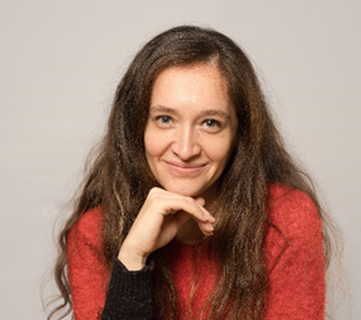 Claudia Racconto, la actriz mendocina que le puso su voz al relato a lo largo de los 4 capítulos de la miniserie sobre el vino argentino Claudia Racconto, la actriz mendocina que le puso su voz al relato a lo largo de los 4 capítulos de la miniserie sobre el vino argentino