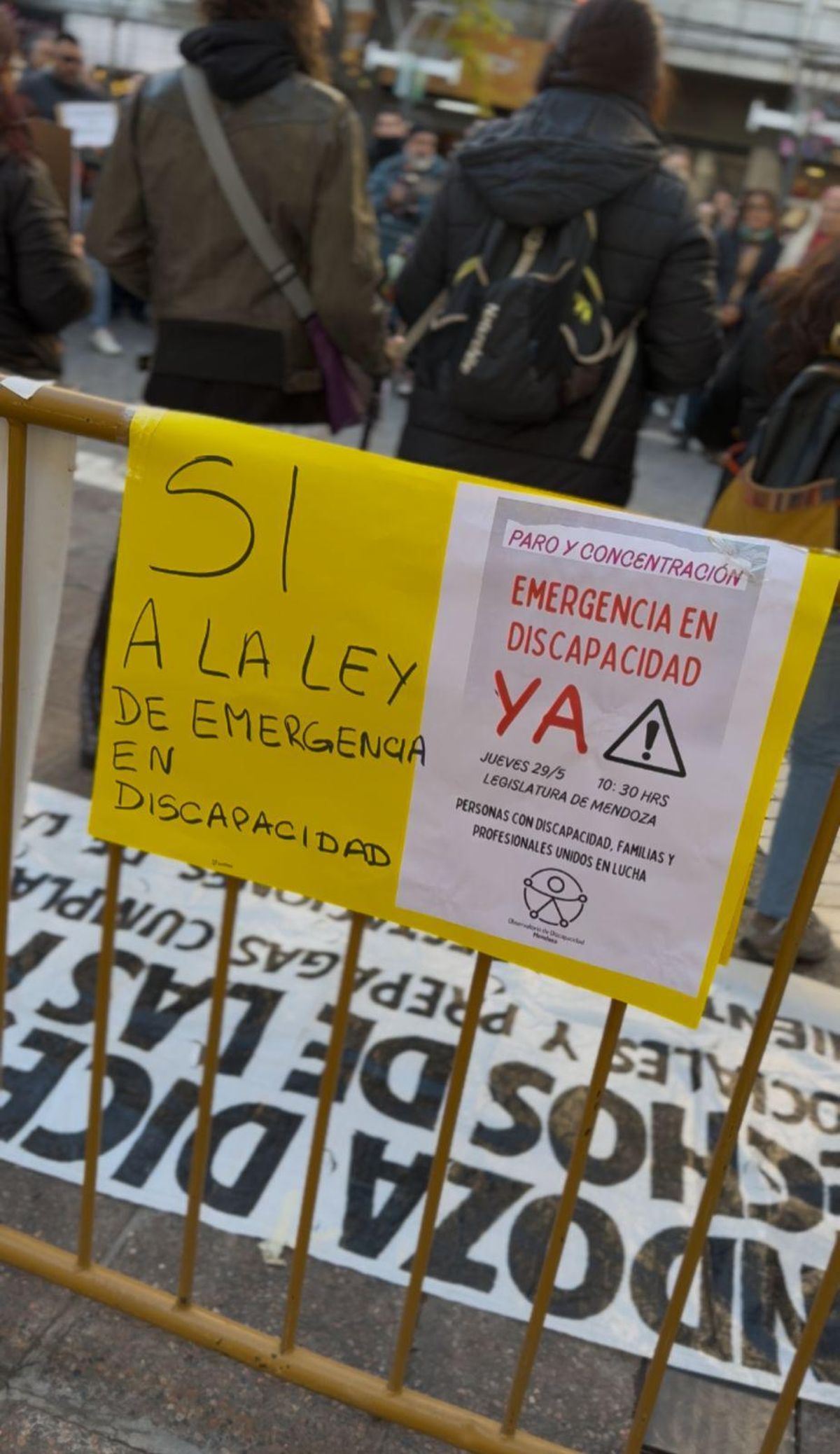 El reclamo de los discapacitados plasmado en un cartel. El reclamo de los discapacitados plasmado en un cartel.