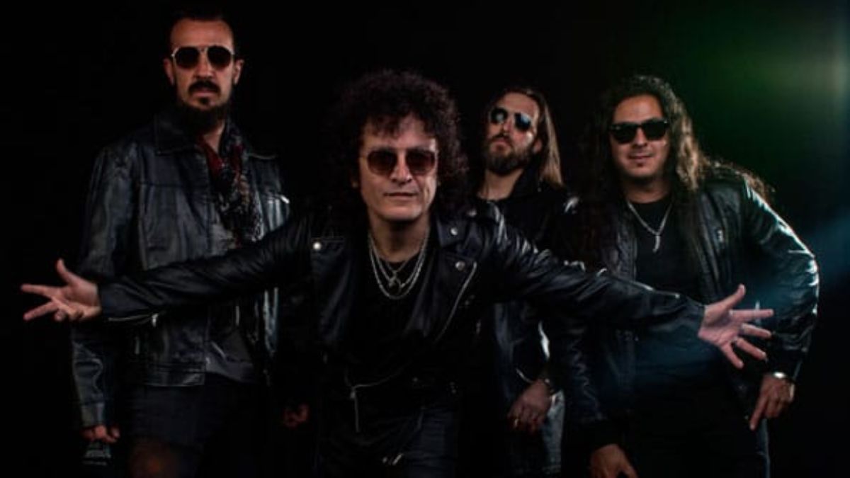 Maximiliano Viola, guitarra y coros; Matías Carmé, bajo y coros; Seba Morales, batería y coros; y Preso Común Hugo,guitarra y voz; son los integrantes de Preso Común.