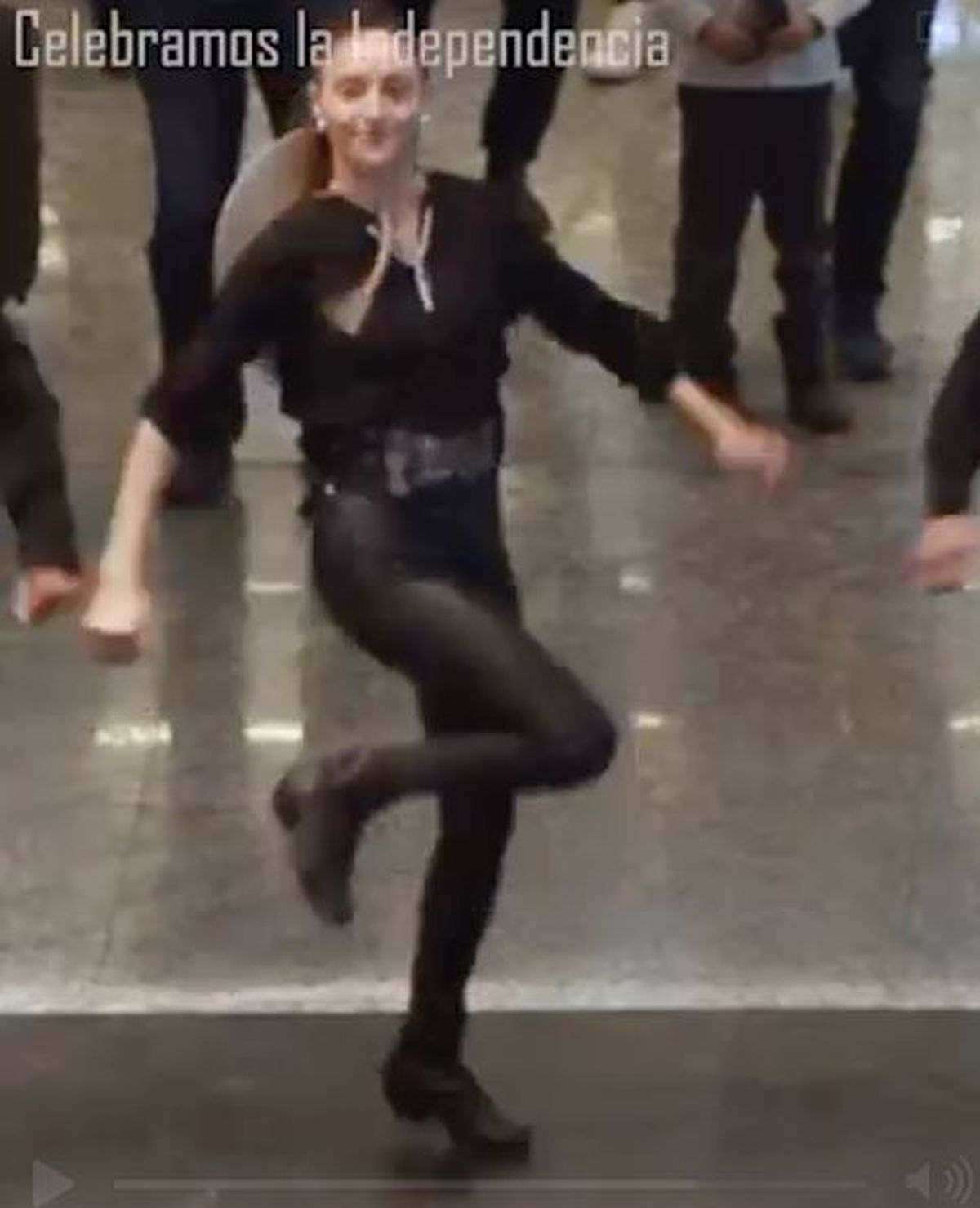 Impresionante fue el despliegue de malambistas en el aeriopuerto. Impresionante fue el despliegue de malambistas en el aeriopuerto.