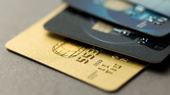 A una joven de 13 años le dieron la extensión de la tarjeta pero su primer gasto fue exorbitante A una joven de 13 años le dieron la extensión de la tarjeta pero su primer gasto fue exorbitante