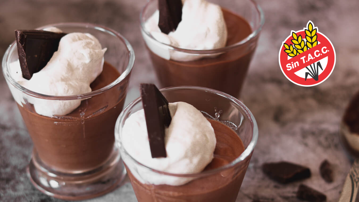 La mousse de chocolate rica y suave sin TACC ni lactosa ideal para después del almuerzo. La mousse de chocolate rica y suave sin TACC ni lactosa ideal para después del almuerzo.