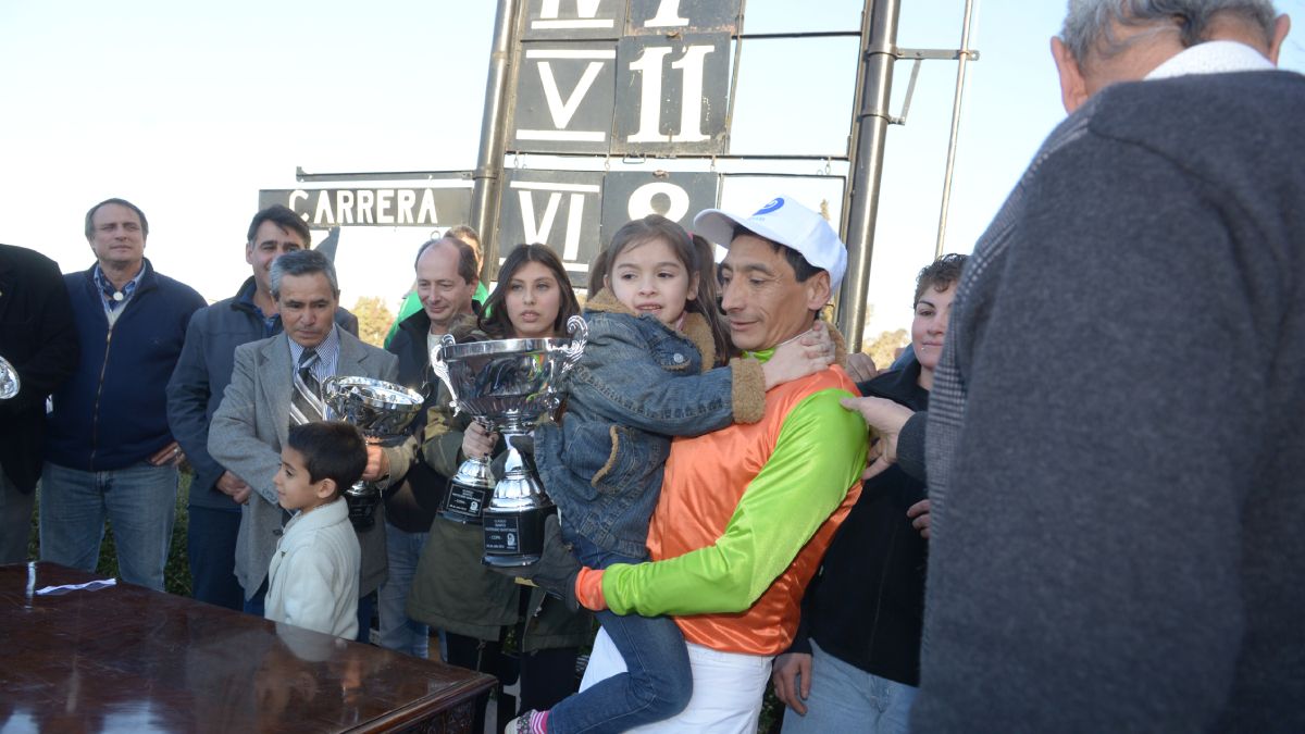 Rubén Giménez se retiró en 2014, año en que hizo doblete montado en Pixar, ganando el Clásico Vendimia y el Patrono Santiago por segundo año consecutivo.