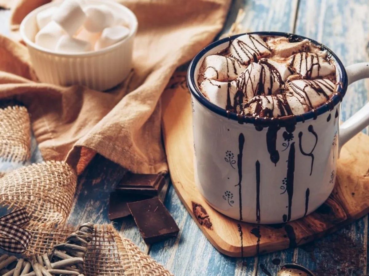 La receta de chocolate caliente para combatir el invierno con una bebida riquísima. La receta de chocolate caliente para combatir el invierno con una bebida riquísima.