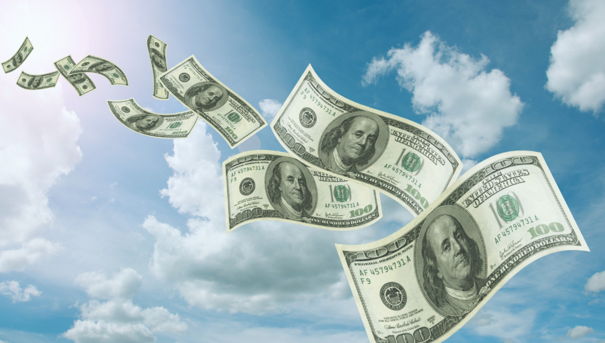 Con un dólar blue que bajó y un oficial que volvió a subir
