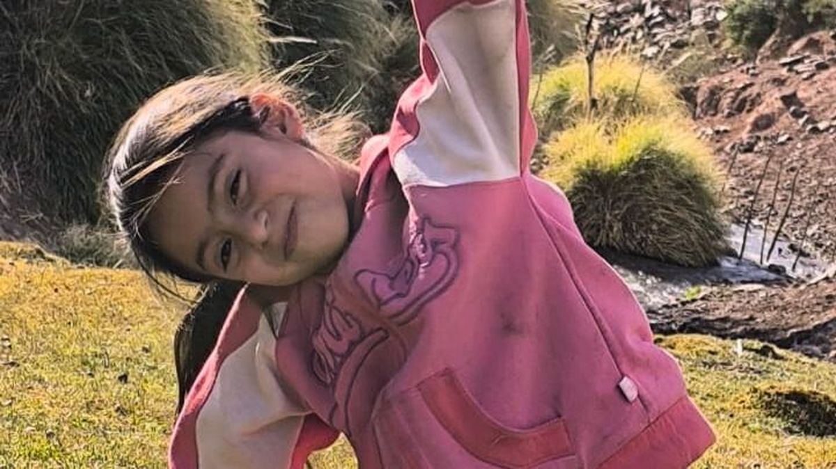 Un Día del Niño feliz y libre en el campo. Sofía crece junto a sus animales. Un Día del Niño feliz y libre en el campo. Sofía crece junto a sus animales.