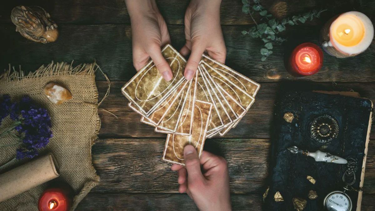 TAROT: descubre sus predicciones para hoy martes 18 de marzo de 2025