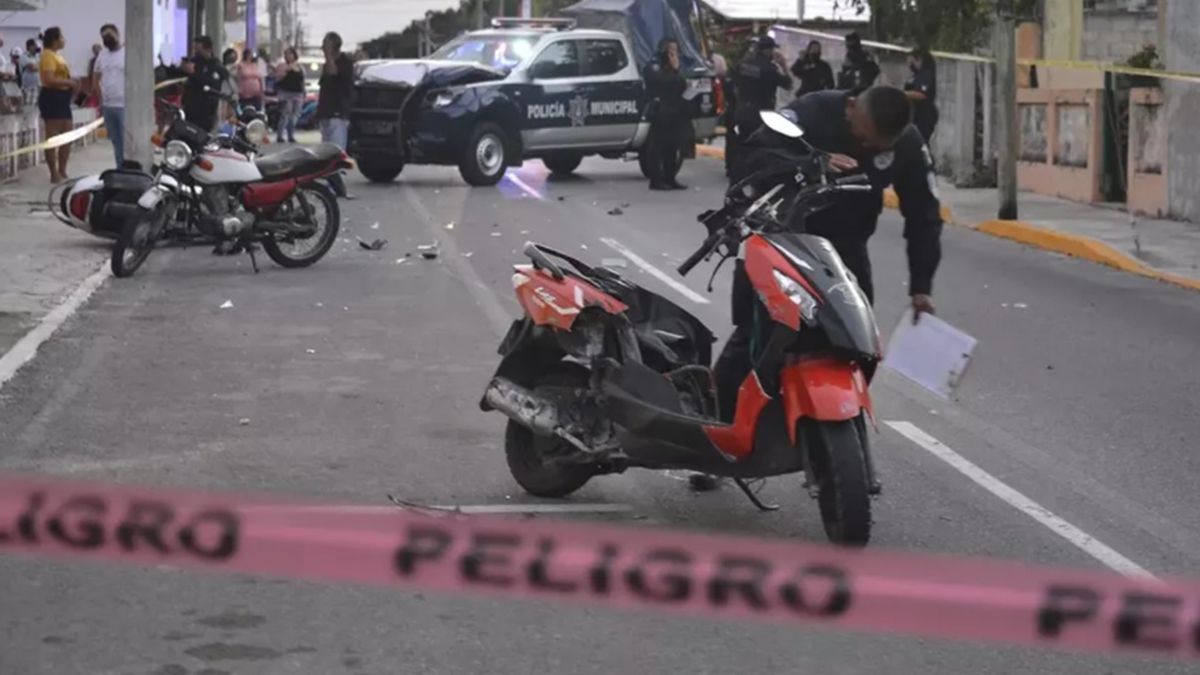 Los jovenes fueron atropellados por un patrullero de la Policía de México. Uno de ellos se encuentra grave y será trasladado a Buenos Aires