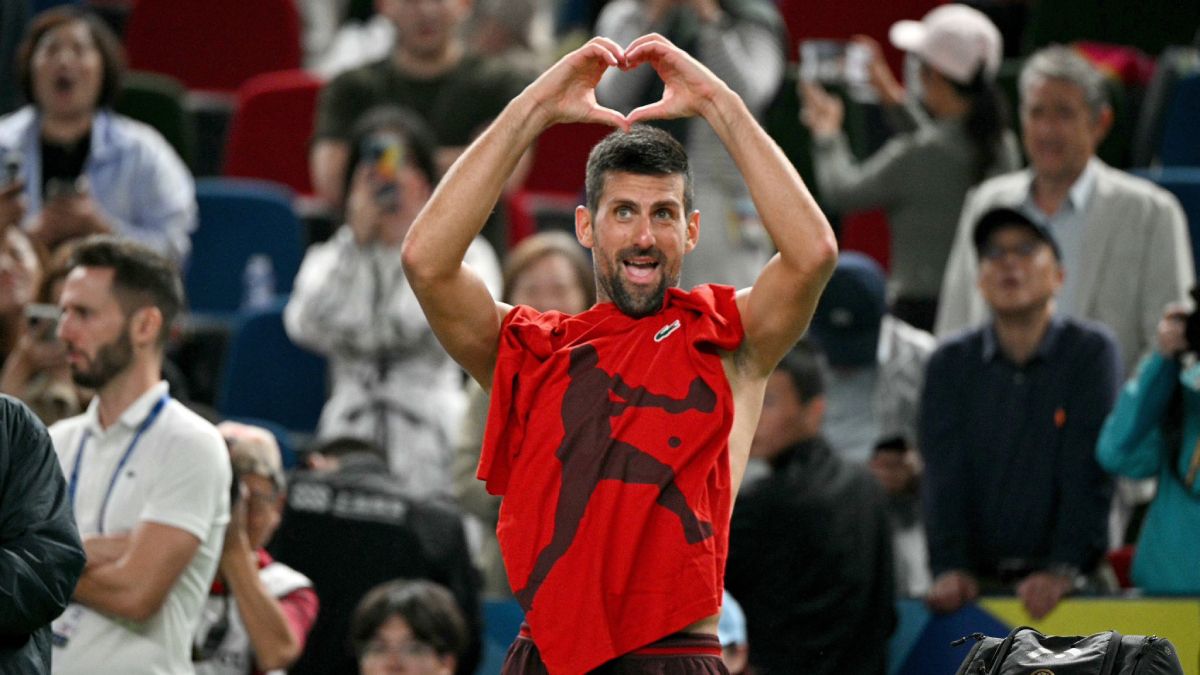 El serbio Novak Djokovic ya ganó la semifinal contra Fritz y definirá el título de campeón del Masters de Shanghai contra Sinner. El serbio Novak Djokovic ya ganó la semifinal contra Fritz y definirá el título de campeón del Masters de Shanghai contra Sinner.