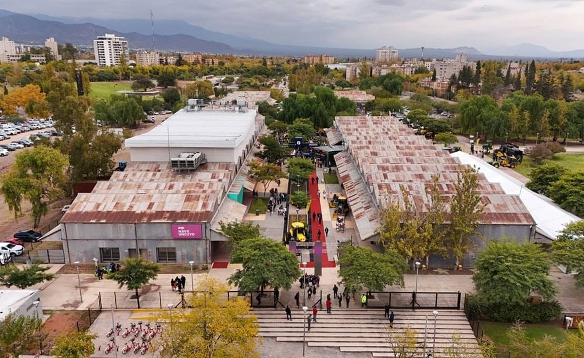 Sitevinitech se ha convertido en un encuentro clave para la vitivinicultura en Latinoamérica. Y se realiza en Mendoza. Sitevinitech se ha convertido en un encuentro clave para la vitivinicultura en Latinoamérica. Y se realiza en Mendoza.