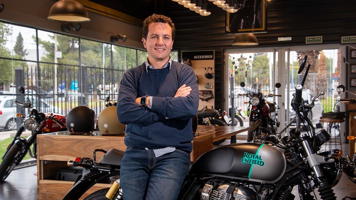 Pulenta en la concesionaria de motos en Palmares.