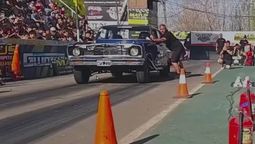 El Chevrolet azul que chocó en las Picadas de Lavalle. Este martes murió Morena González, de 18 años.