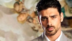 Michele Morrone protagoniza El juicio, la miniserie italiana de Netflix.