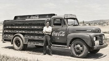 Con 23 años trajo la fórmula de la Coca-Coca a la Argentina e hizo que los vecinos llevaran la bebida a su mesa