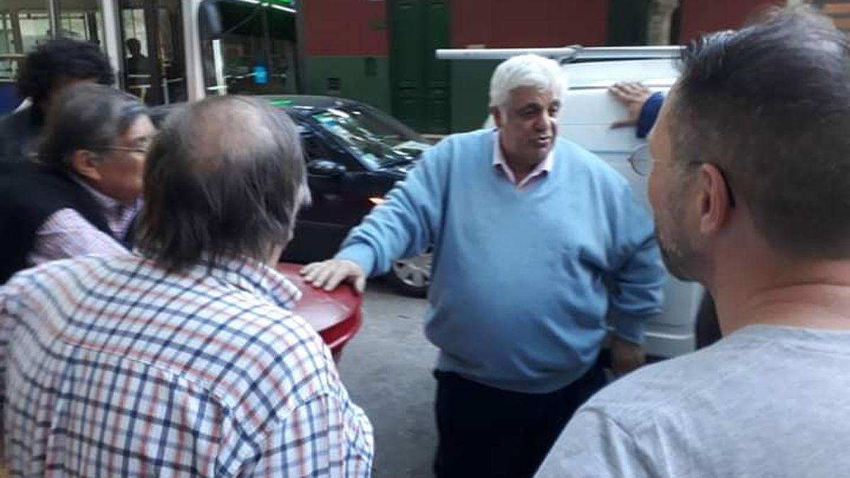 Alberto Samid fue prácticamente echado de un restaurante. Ahora está internado por una descompensación.